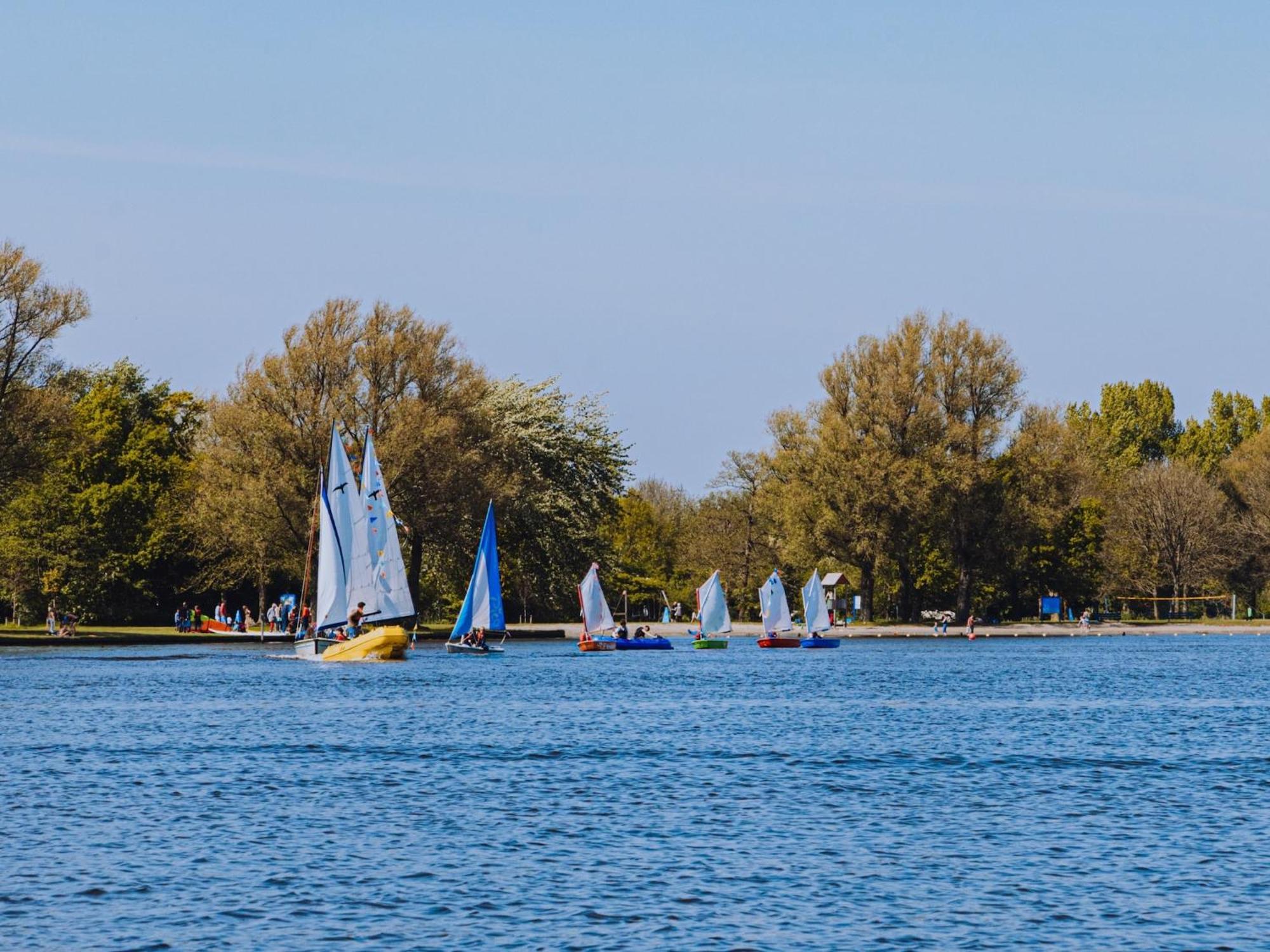 Lake-View Apartment Close To Amsterdam Uitgeest ภายนอก รูปภาพ